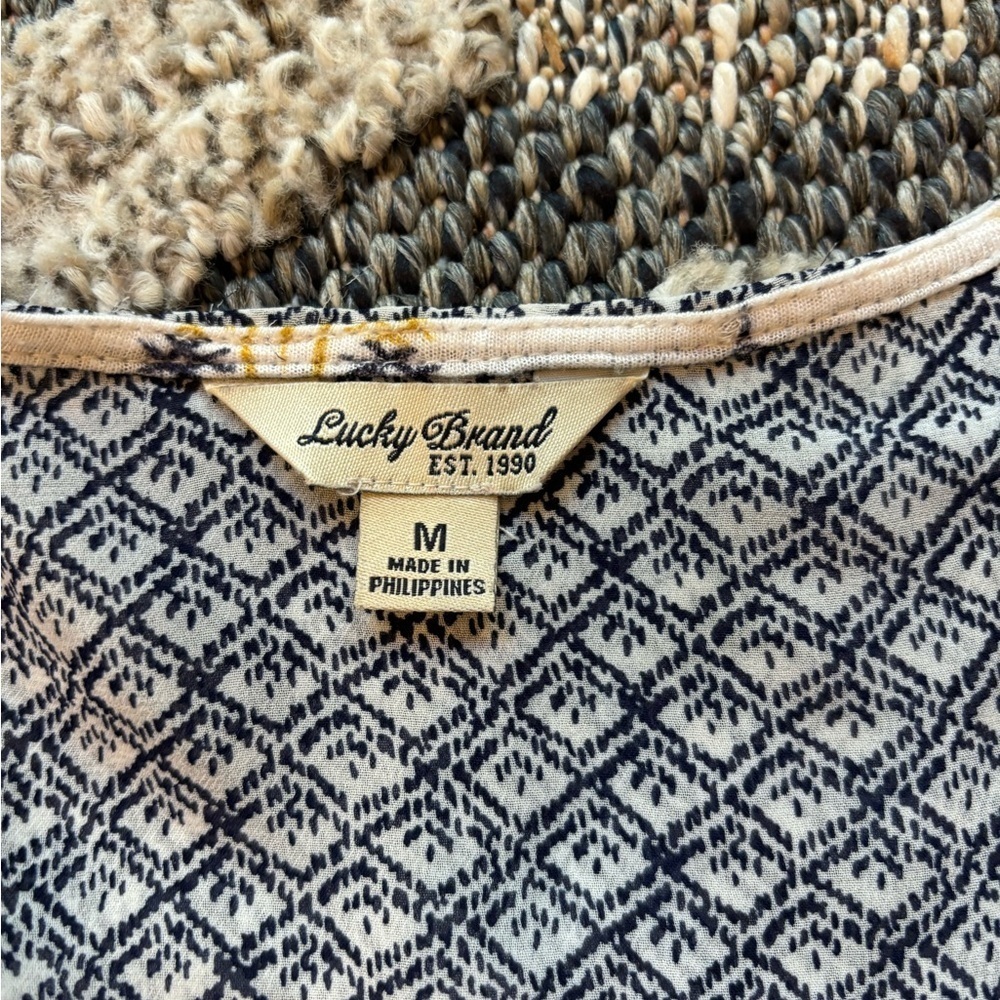 Lucky Brand Flowy Top Women’s Size Medium - Picture 3 of 3